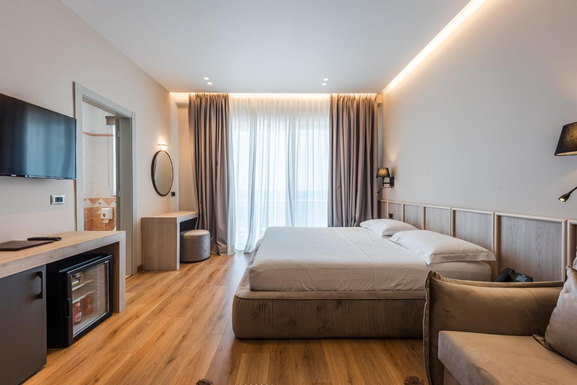 Aragosta Hotel Durres Exterior photo