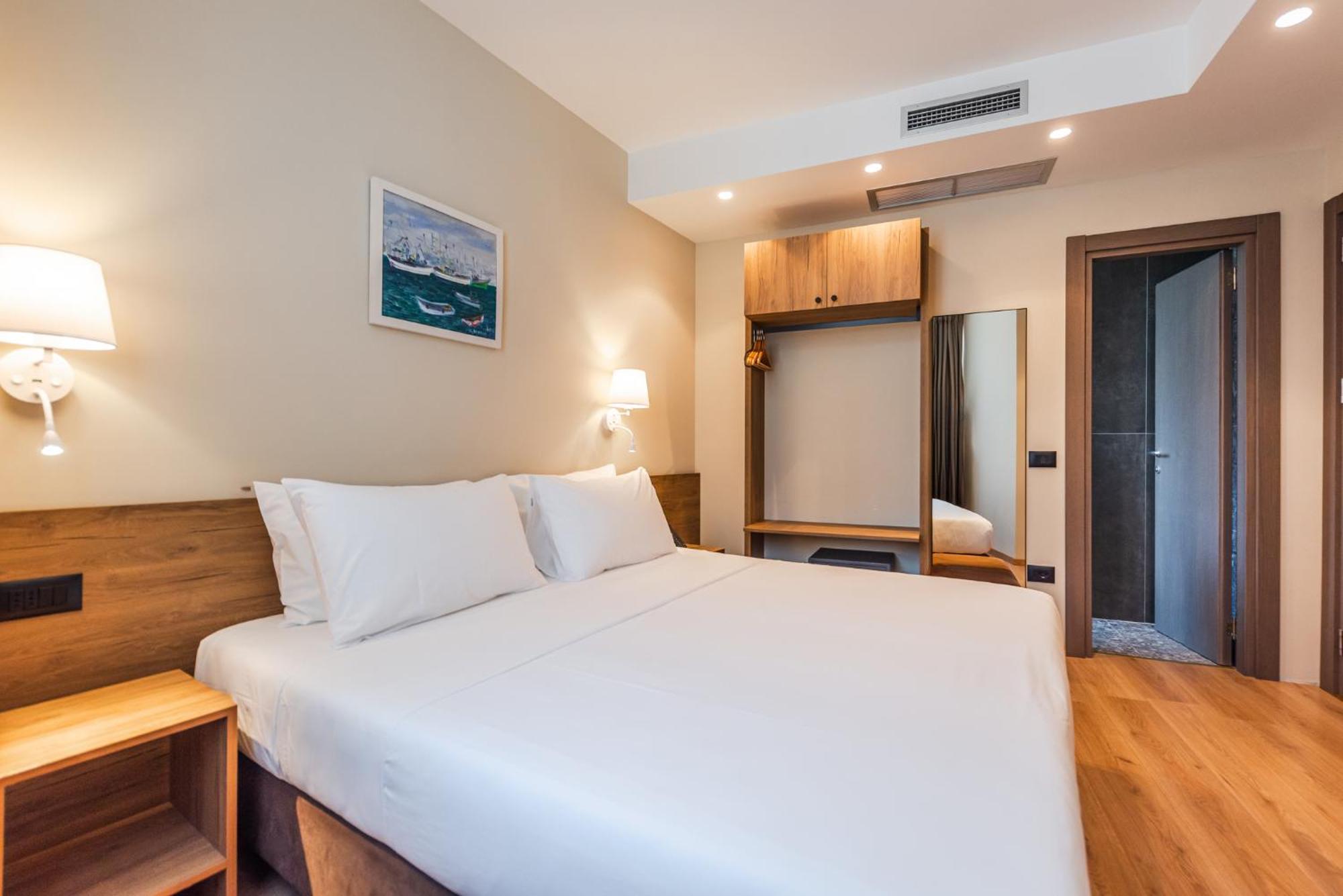 Aragosta Hotel Durres Exterior photo
