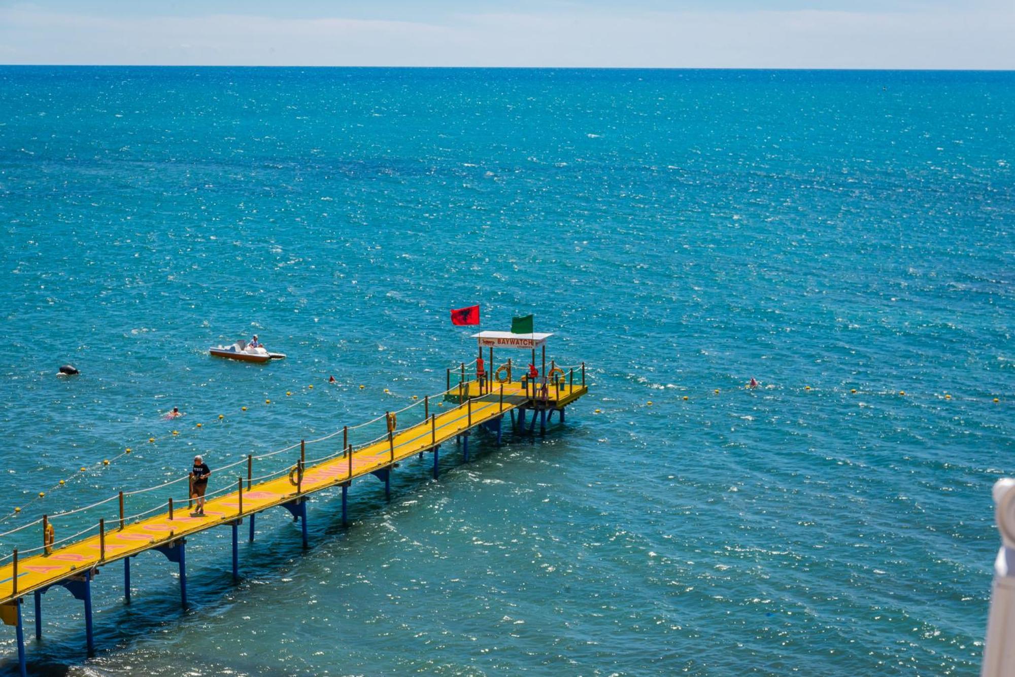 Aragosta Hotel Durres Exterior photo