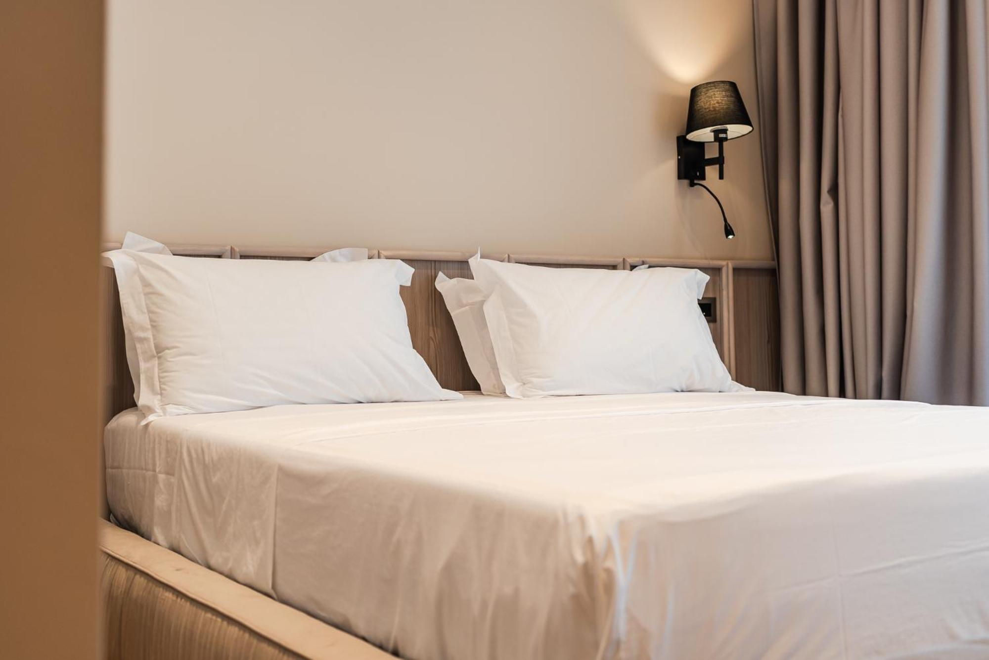 Aragosta Hotel Durres Exterior photo