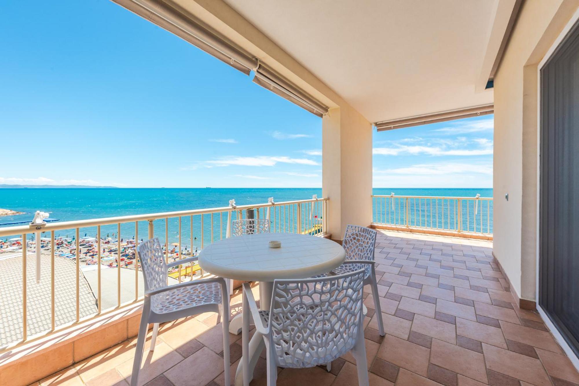 Aragosta Hotel Durres Exterior photo