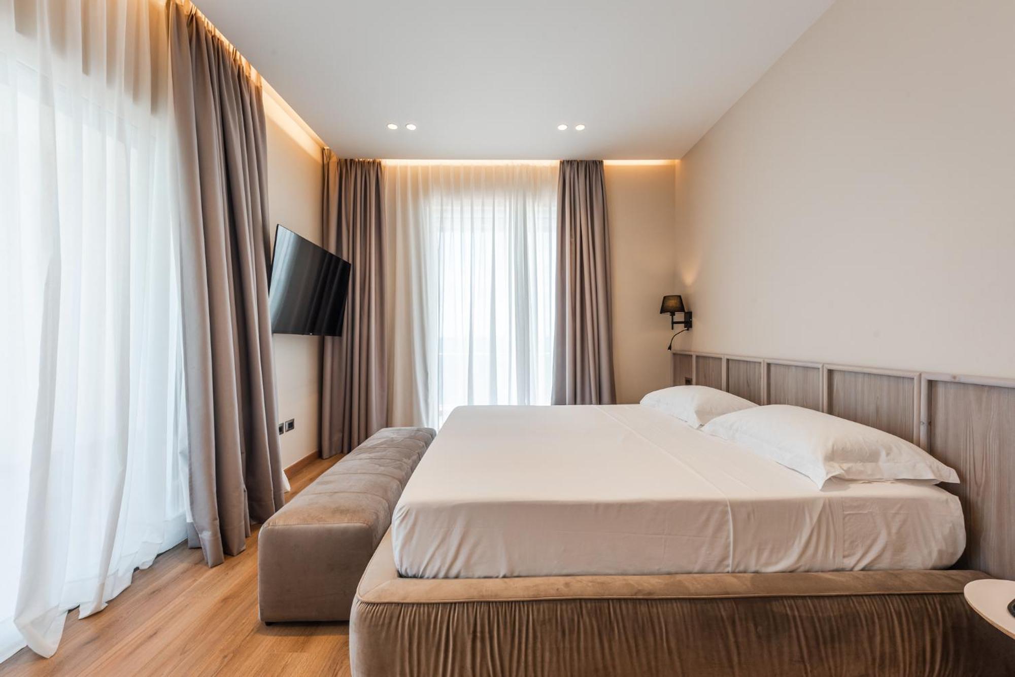 Aragosta Hotel Durres Exterior photo