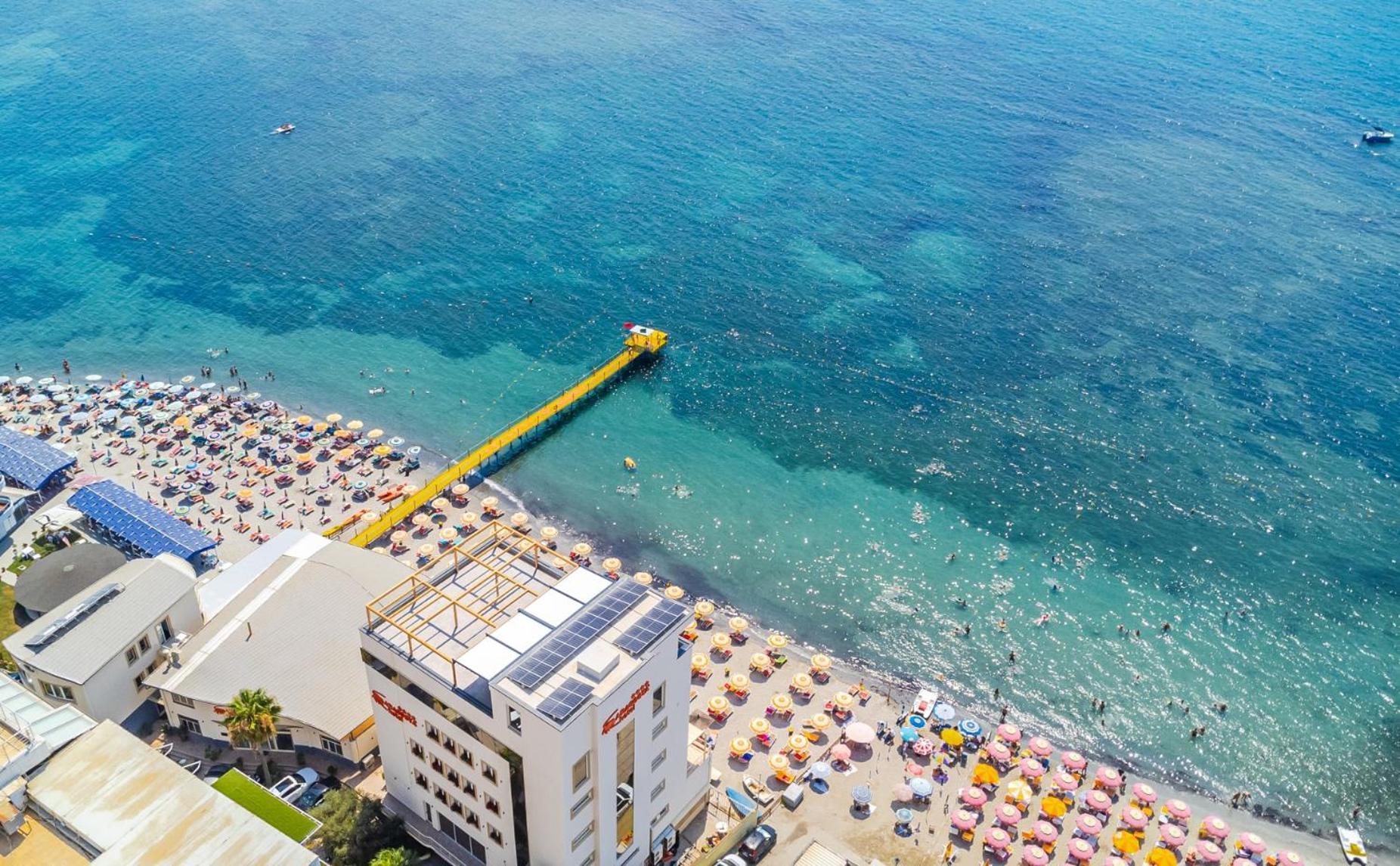 Aragosta Hotel Durres Exterior photo